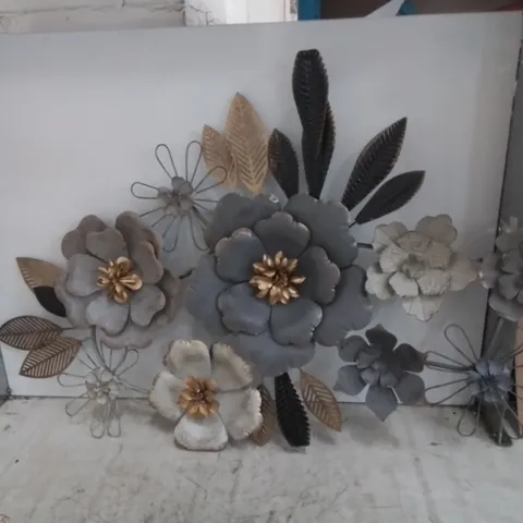 BOXED HANDMADE METAL FLORAL AND BOTANICAL WALL ART PIECE 