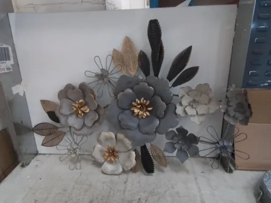 BOXED HANDMADE METAL FLORAL AND BOTANICAL WALL ART PIECE 