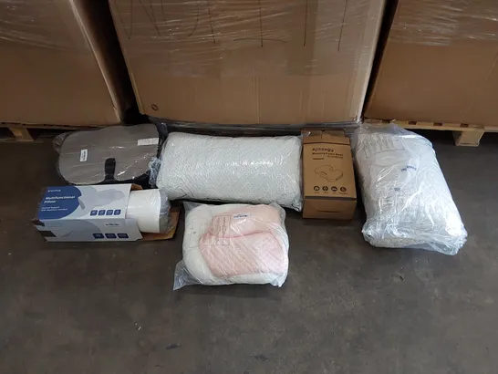 PALLET OF ASSORTED BEDROOM AND COMFORT BASED PRODUCTS TO INCLUDE; PILLOWS, SUPPORT SEAT CUSHIONS AND SIMILARLY RELATED GOODS