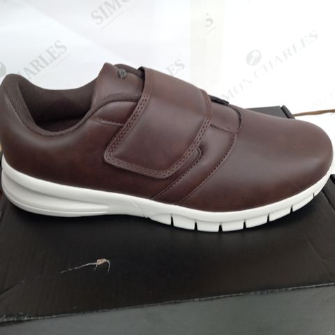 BOXED PAIR OF GOLA BROWN/OFFWHITE AMAOOS OSCAR WIDE FIT SHOES - UK 9