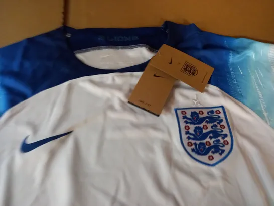 ENGLAND WHITE FOOTBALL T-SHIRT - L