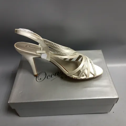 BOXED OCCASIONS BY CASANDRA LADIES IVORY SATIN HIGH HEELED SANDALS WITH DIAMANTE DETAIL SIZE 7