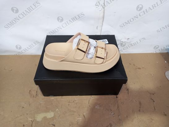 BOXED PAIR OF PRETTY LITTLE THING SANDALS SIZE 3