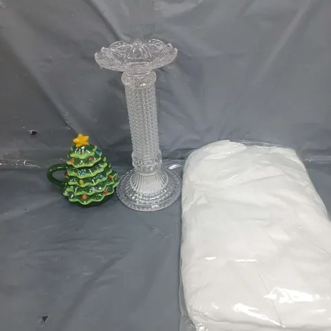 LOT OF APPROXIMATELY 10 HOME WARE ITEMS TO INCLUDE BEDDING, FESTIVE DECORATIONS AND CANDLEWARE