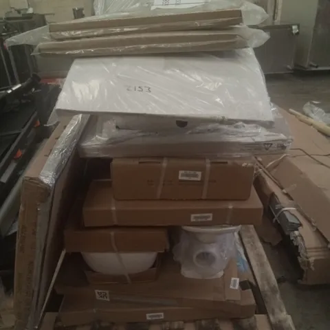 PALLET OF ASSORTED ITEMS SUCH AS TOILETS, SHOWER PANELS, COUNTERTOP BASIN