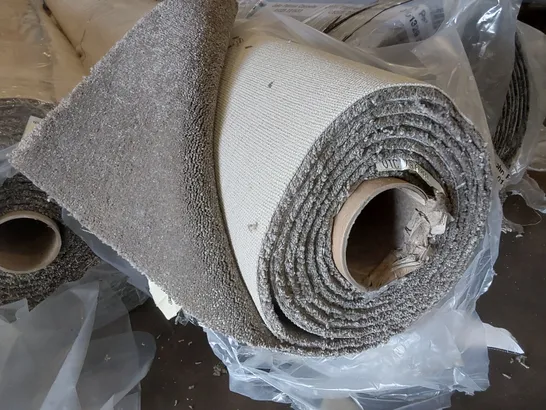 ROLL OF QUALITY EC HEARTLAND TENBURY CARPET // SIZE: APPROX 5 X 5m