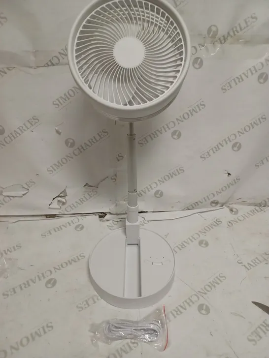 BELL & HOWELL RECHARGEABLE EXTENDABLE DESK & FLOOR FAN, WHITE