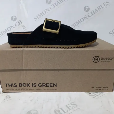 BOXED PAIR OF CLARKS BROOKLEIGH MULE SUEDE SHOES IN BLACK UK SIZE 4