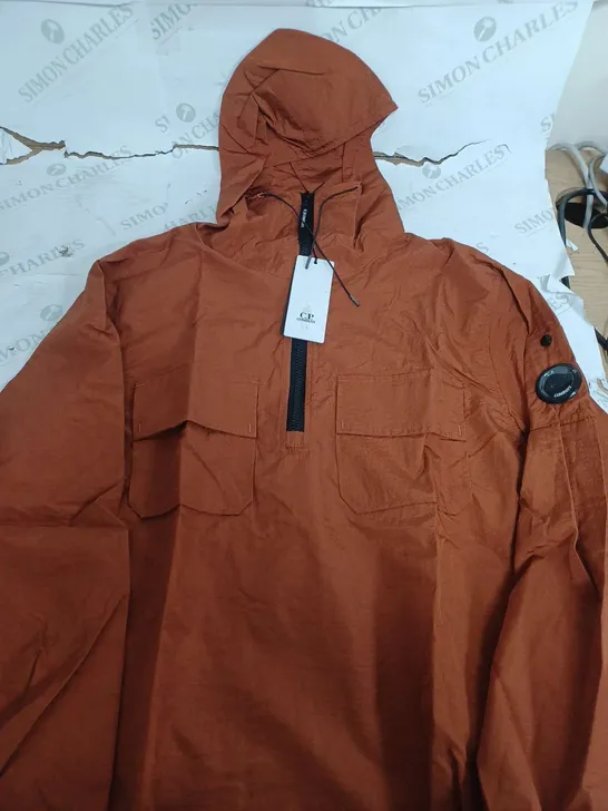 C.P COMPANY CREW NECK LIGHT JACKET IN BROWN - XL