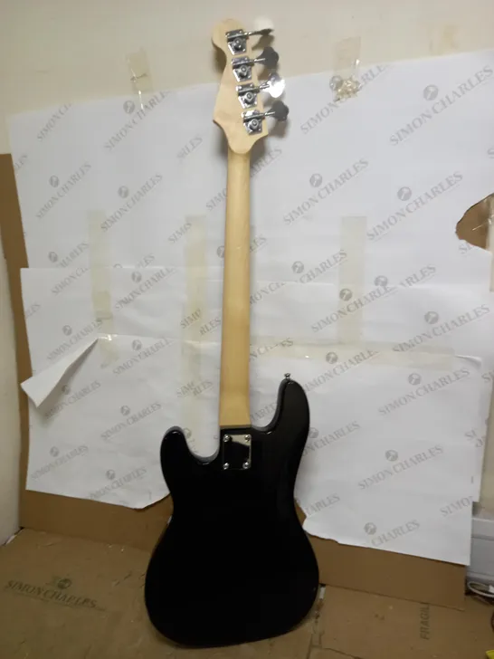 3RD AVE BASS GUITAR PACK-BLACK 