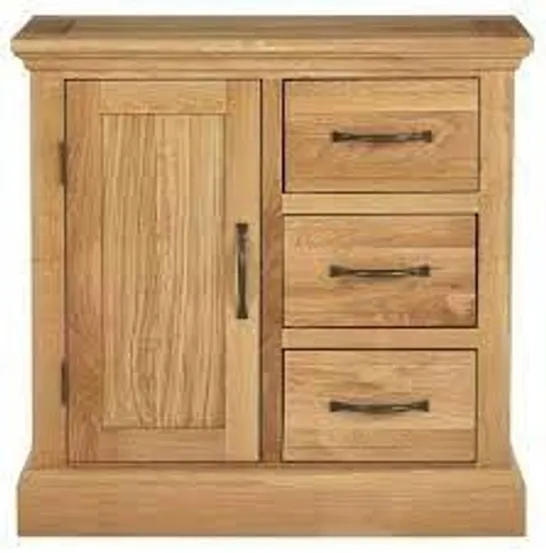 BOXED KINGSTON SOLID OAK READY ASSEMBLED COMPACT SIDEBOARD (1 BOX)