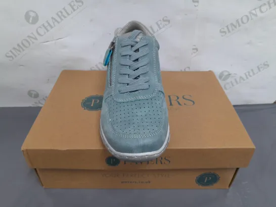 BOXED PAIR OF PAVERS SHOES IN BLUE EU SIZE 40