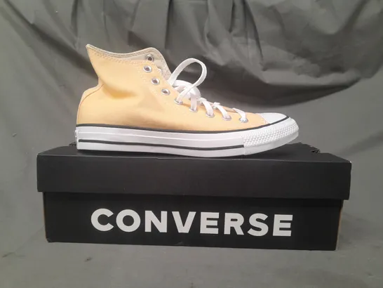 BOXED PAIR OF CONVERSE SHOES IN CUSTARD YELLOW UK SIZE 6.5