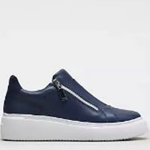 RUTH LANGSFORD LEATHER WEDGE TRAINER NAVY SIZE 6