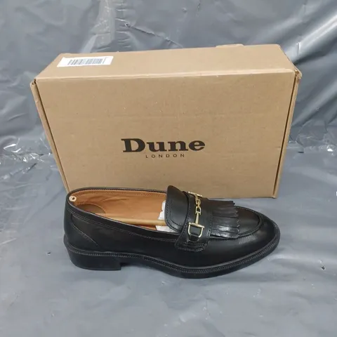 BOXED PAIR OF DUNE LONDON BLACK LEATHER SNAFFLE FRINGE LOAFERS SIZE 5 