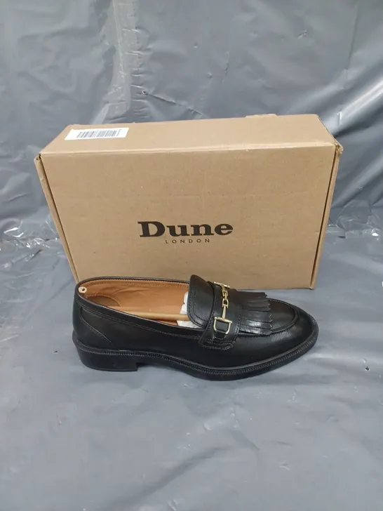 BOXED PAIR OF DUNE LONDON BLACK LEATHER SNAFFLE FRINGE LOAFERS SIZE 5 