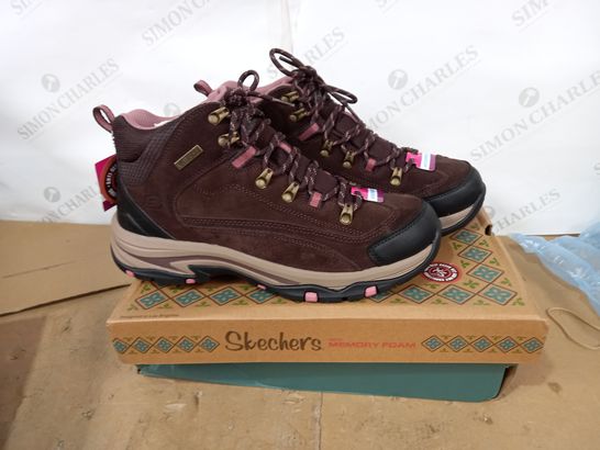 BOXED PAIR OF SKECHERS, BROWN & PINK LACE-UP HIKING ANKLE BOOTS, UK SIZE 8