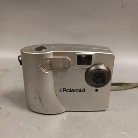 POLAROID PHOTOMAX FUN! FLASH DIGITAL CAMERA 