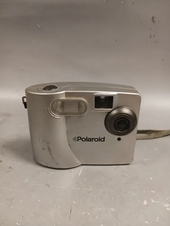 POLAROID PHOTOMAX FUN! FLASH DIGITAL CAMERA 