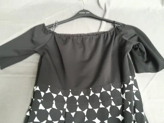 MICHAELA LOUISA PATTERNED BLACK DRESS AND SHOULDER JACKET - UK 14