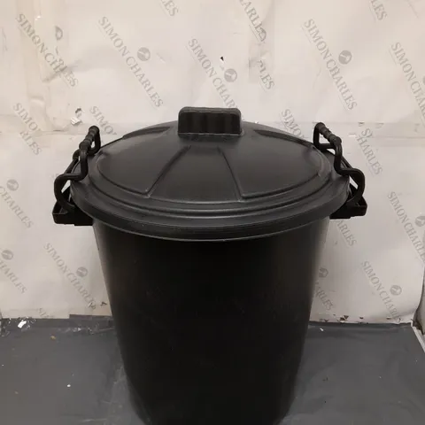 BASIC BLACK BIN WITH LID AND CLAMPS 