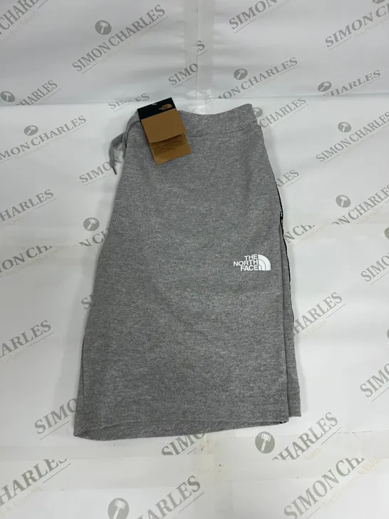 THE NORTH FACE CHANGLA SHORT IN LIGHT GREY HEATHER SIZE LARGE