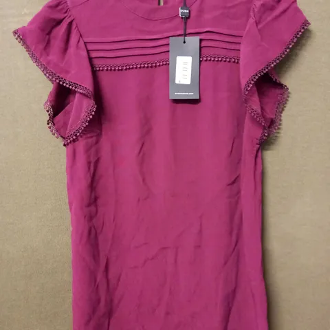 DUSK EMBROIDED TRIM TOP IN WINE - SIZE 6