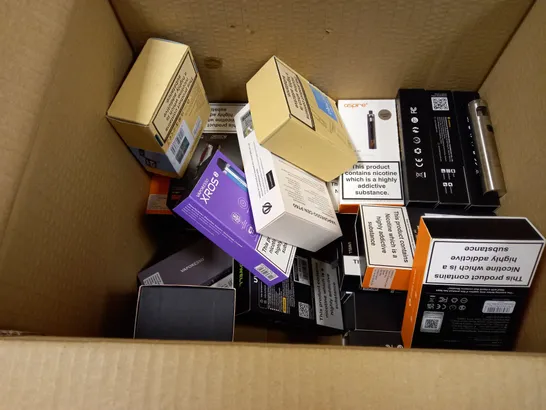 BOX OF APPROXMATELY 28 E-CIGARETTES AND LIQUIDS TO INCLUDE VAPORESSO GEN PT60, VAPROSSO XROS2, INNOKIN ENDURA T22 PRO, ETC