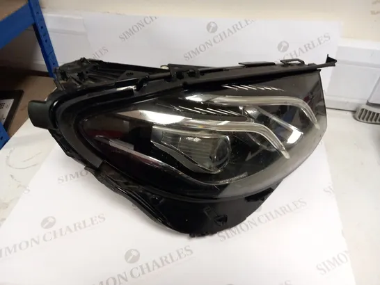 MERCEDES BENZ A213 906 80 06KZ PASSENGER SIDE HEAD LIGHT