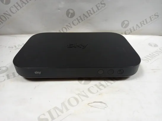 SKY Q EM150 HUB