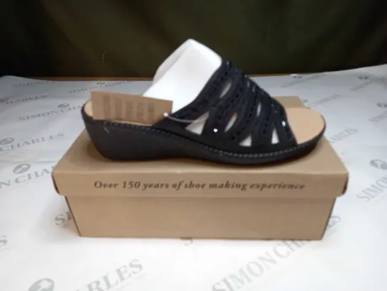 BOXED PAIR OF CUSHION WALK DIAMANTE MULES IN BLACK - SIZE 6