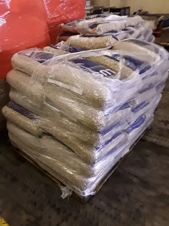 PALLET OF APPROXIMATELY 36 BAGS OF PLATINUM PLUS WOOD PELLETS