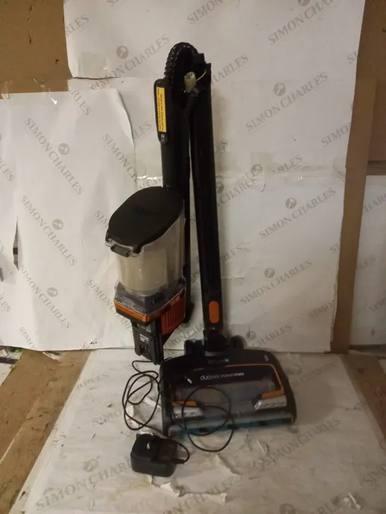 SHARK CORDLESS STICK VACUUM CLEANER IZ300UK