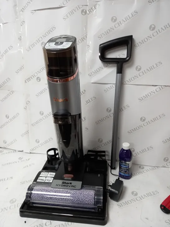 SHARK HYDROVAC CORDLESS POWERFUL SUCTION + HYDRO MOPPING AT THE SAME TIME