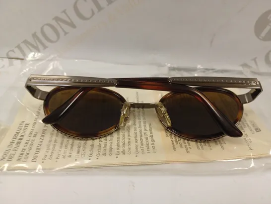 BOX OF APPROX 10 PAIRS OF POLICE 2399 SUNGLASSES 