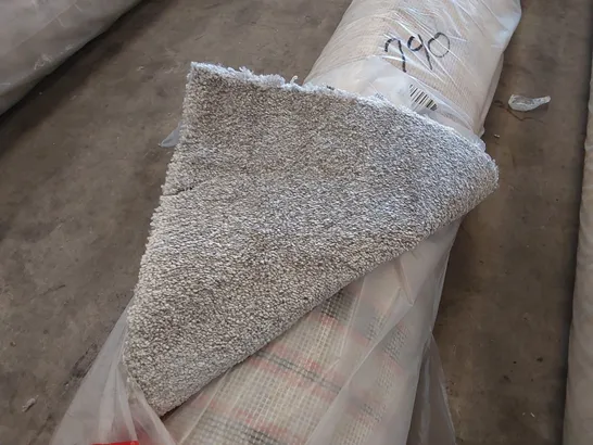 ROLL OF QUALITY SPLENDOUR GREY CARPET // SIZE: APPROXIMATELY 4 X 3.1m