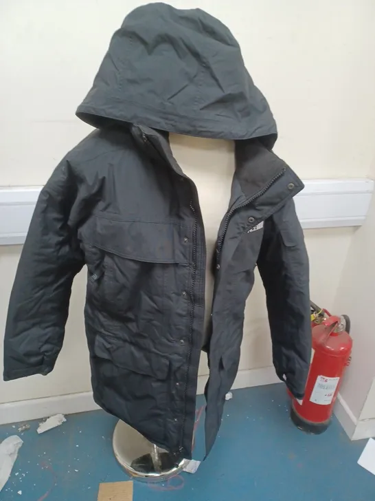 BLACK THE NORTH FACE WINTER COAT SIZE M 