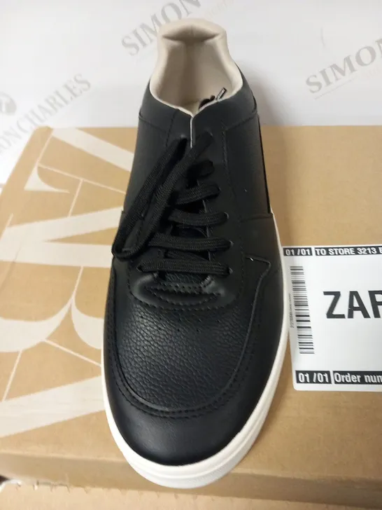 BOXED ZARA SIZE EU 42