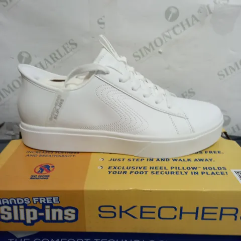 BOXED SKETCHERS SLIP IN WHITE TRAINERS - SIZE 4 