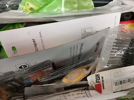 BOX OF APPROXIMATELY 12 ASSORTED ITEMS TO INCLUDE - BLUE TACK , PENS , LAUNDRY DETERGENT SHEETS ETC