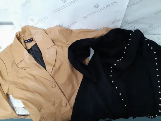 A BOX OF 6 ITEMS OF CLOTHING TO INCLUDE A BROWN FAUX LEATHER JACKET AND A BLACK CARDIGAN WITH PEARL TRIM 