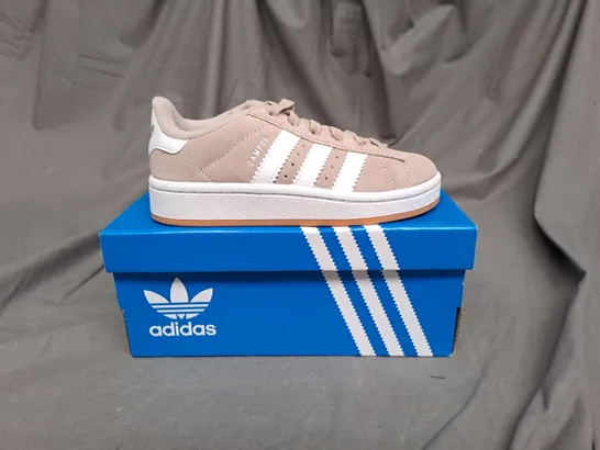 BOXED PAIR OF ADIDAS ORIGINALS CAMPUS KIDS TRAINERS IN BEIGE/WHITE SIZE 11