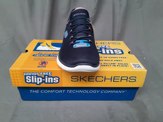 BOXED PAIR OF SKECHERS SLIP-INS SHOES IN NAVY UK SIZE 5