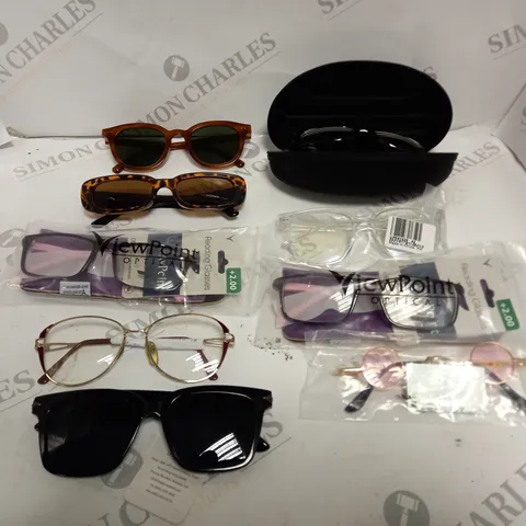 APPROXIMATELY 15 ASSORTED PRESCRIPTION/SUNGLASSES & ACCESSORIES TO INCLUDE OAKLEY, READING GLASSES, SOUTH COAST ETC 