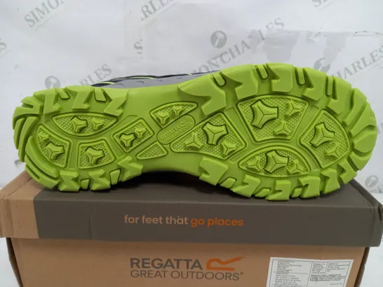 BOXED PAIR OF REGATTA ISOTEX WATERPROOF BREATHABLE TRAINERS - UK 11