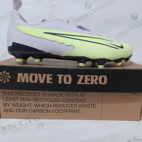 BOXED PAIR OF NIKE JR PHANTOM GX ACADEMY FOOTBALL BOOTS IN GREY/LIME UK SIZE 4.5