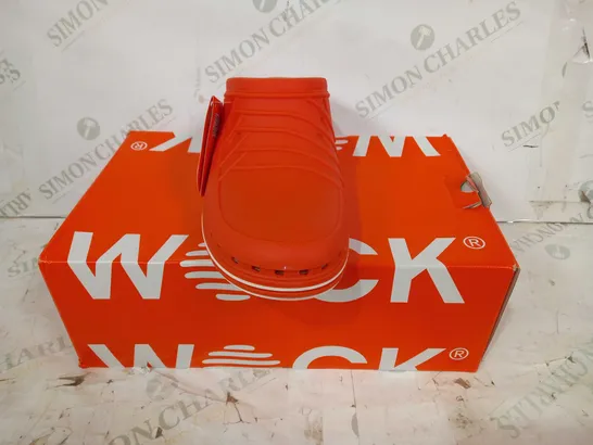 BOXED PAIR OF WOCK WALKSOFT CLOGS IN ORANGE/WHITE UK SIZE 8.5