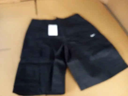 NIKE SB BLACK CARGO SHORTS - 30