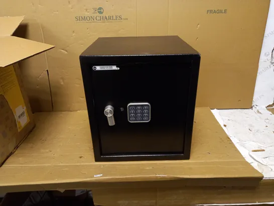 YALE BLACK SAFE 