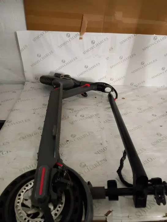 UNBRANDED FAUTLTY ELECTRIC SCOOTER (HANDLE BARS WELDING SNAPPED & REAR BREAK FAULT) 